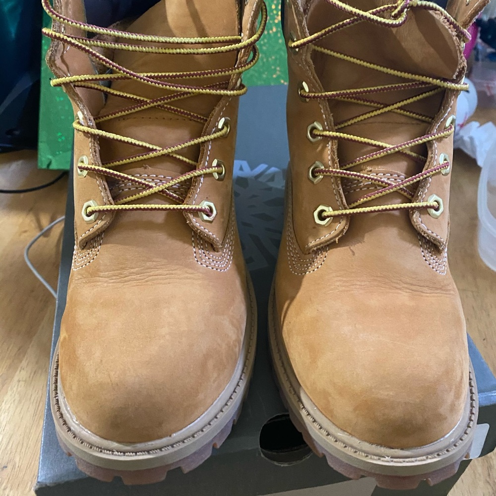 Timberlands Boots - Picture 2 of 4